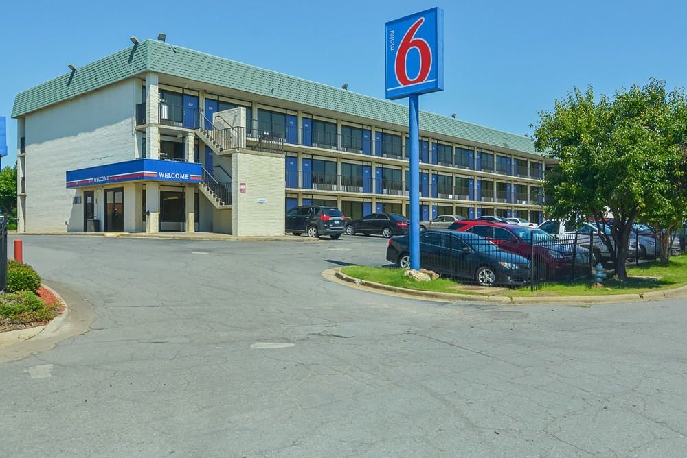 Ultimate List of Best Cheap Hostels for Backpackers in Little Rock, Arkansas, Motel 6 Little Rock West