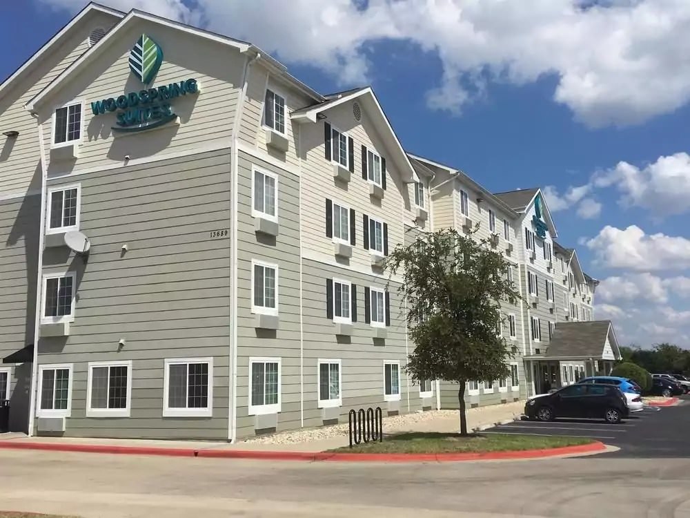 Ultimate List of Best Cheap Hostels for Backpackers in Austin, Texas, WoodSpring Suites Austin Aquarium