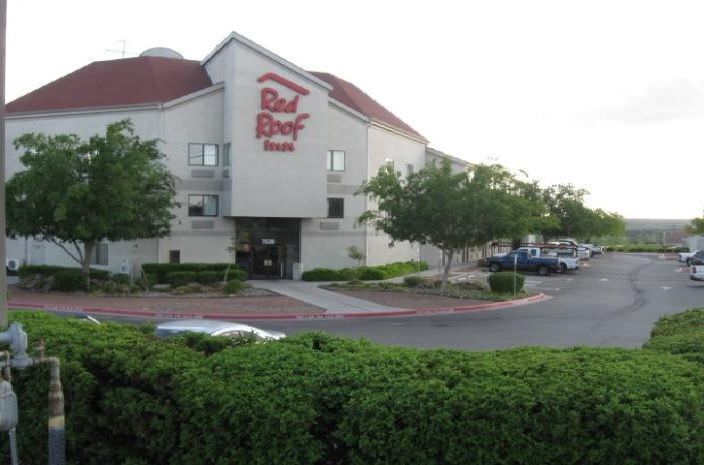 Ultimate List of Best Cheap Hostels for Backpackers in El Paso, Texas, Red Roof Inn El Paso West