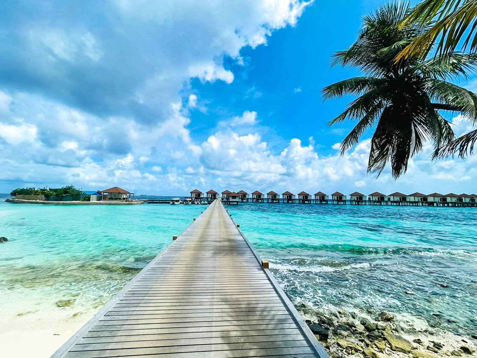 Why is ROBINSON Maldives The Ideal Place to Stay While on The Island